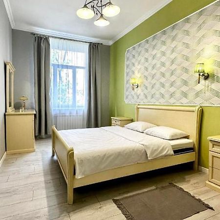 Comfortable One Beds With Nice View For Independent Sqr Kijów Zewnętrze zdjęcie